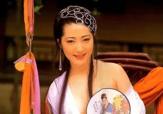 一辈子演了两部三级片 至今仍是亚洲第一美胸 一辈子演了两部三级片 至今仍是亚洲第一美胸