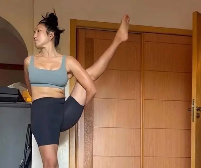 香港知名女星举家移居非洲 混血儿子颜值高 香港知名女星举家移居非洲 混血儿子颜值高