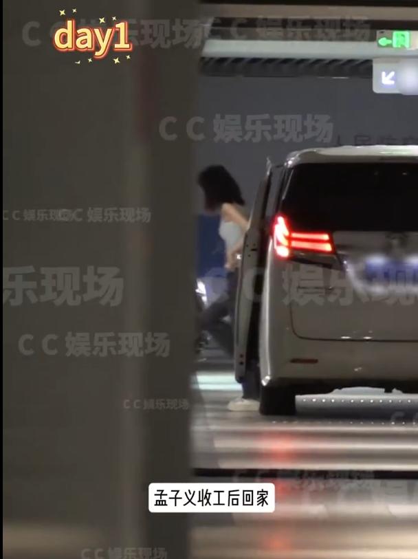 顶流男星被曝连续4晚在知名女星家过夜 顶流男星被曝连续4晚在知名女星家过夜