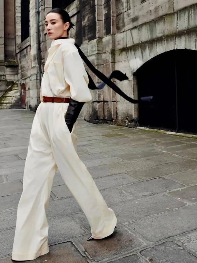 强势有脑:2025 穿搭新法则 智慧型格这样穿出来 强势有脑:2025 穿搭新法则 智慧型格这样穿出来