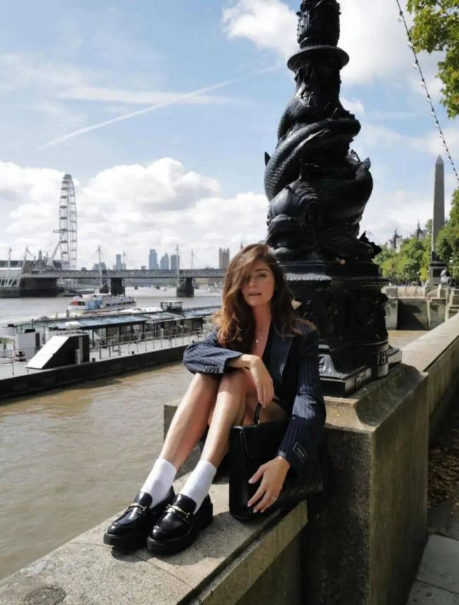 强势有脑:2025 穿搭新法则 智慧型格这样穿出来 强势有脑:2025 穿搭新法则 智慧型格这样穿出来