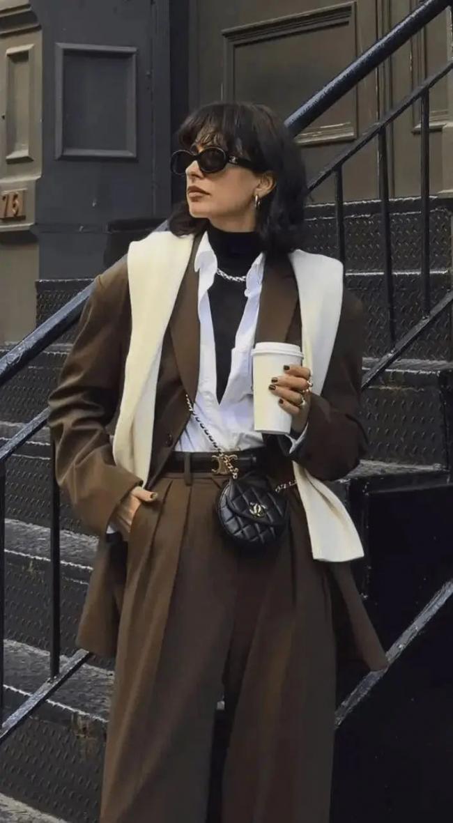 强势有脑:2025 穿搭新法则 智慧型格这样穿出来 强势有脑:2025 穿搭新法则 智慧型格这样穿出来