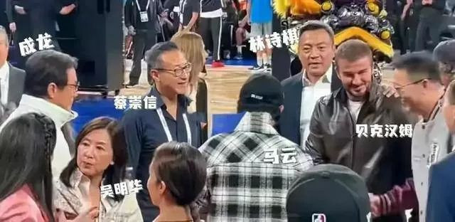 李嘉诚红颜知己周凯旋露面 一头短发很飒爽 李嘉诚红颜知己周凯旋露面 一头短发很飒爽