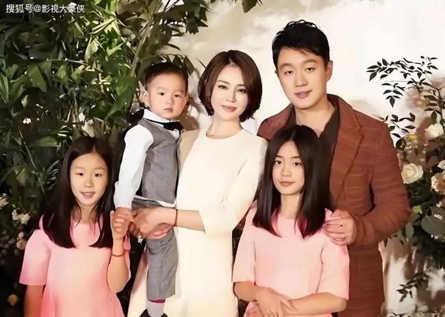 佟大为的基因太强大了 两女一儿长得像爸爸 佟大为的基因太强大了 两女一儿长得像爸爸