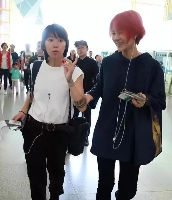 57岁窦唯瘦身成功 曾经一度胖到认不出 57岁窦唯瘦身成功 曾经一度胖到认不出