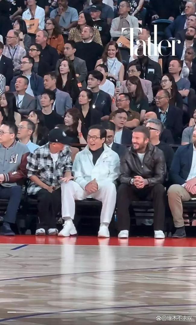 成龙被指不尊重马云 合影不带他还忽略他搭讪 成龙被指不尊重马云 合影不带他还忽略他搭讪