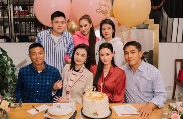 初代琼瑶女郎罕谈豪门家规 每天要向婆婆敬茶 初代琼瑶女郎罕谈豪门家规 每天要向婆婆敬茶