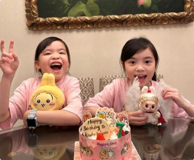 熊黛林老公基因真强大 两个女儿都长得像他 熊黛林老公基因真强大 两个女儿都长得像他