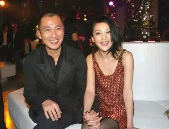 周迅近照头发发白、皮包骨 终为恶习付出了代价 周迅近照头发发白、皮包骨 终为恶习付出了代价