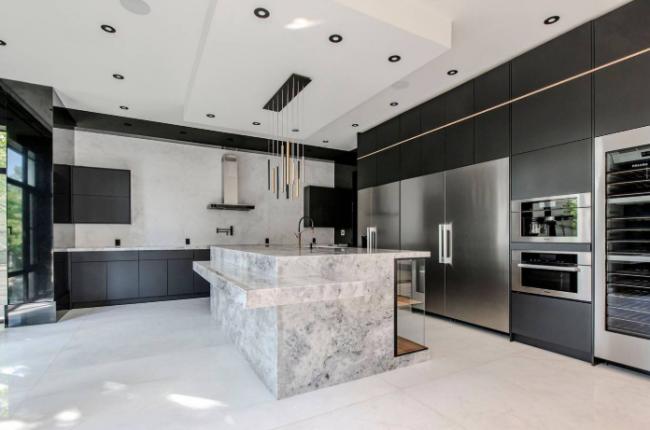 崩盘! 多伦多顶级富人区豪宅遭腰斩 曾叫价00万 崩盘! 多伦多顶级富人区豪宅遭腰斩 曾叫价00万