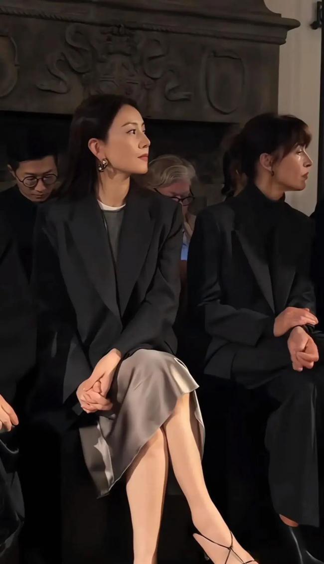 高圆圆董洁同框对比太惨烈 一个眼神发光一个... 高圆圆董洁同框对比太惨烈 一个眼神发光一个...