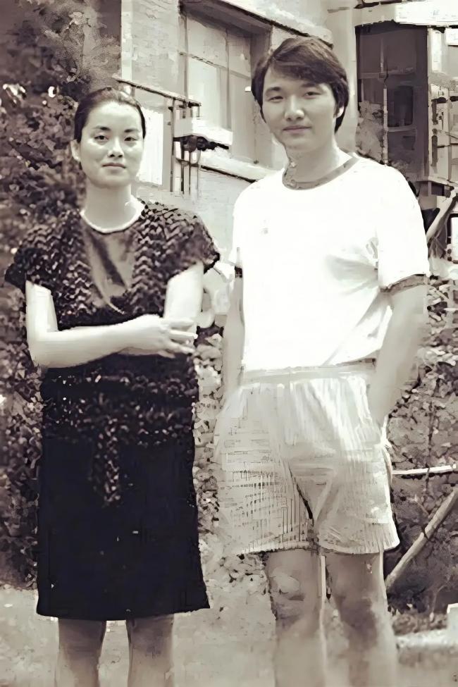 毛阿敏:人生低谷我被前男友毒打 那年刻骨铭心 毛阿敏:人生低谷我被前男友毒打 那年刻骨铭心