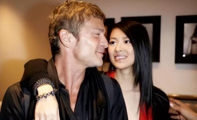 看似清纯 实则“情场老手”的4位女明星 看似清纯 实则“情场老手”的4位女明星