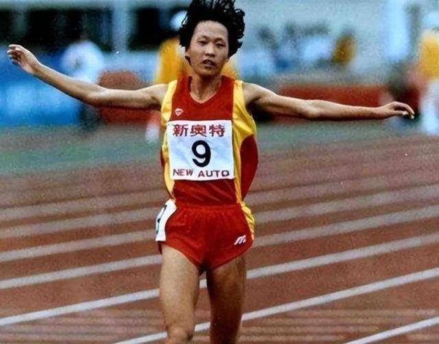 3个孩子3个爹，王军霞现状如何