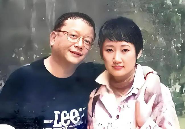 两任妻子无可奈何 年幼儿子帮王刚戒酒 两任妻子无可奈何 年幼儿子帮王刚戒酒