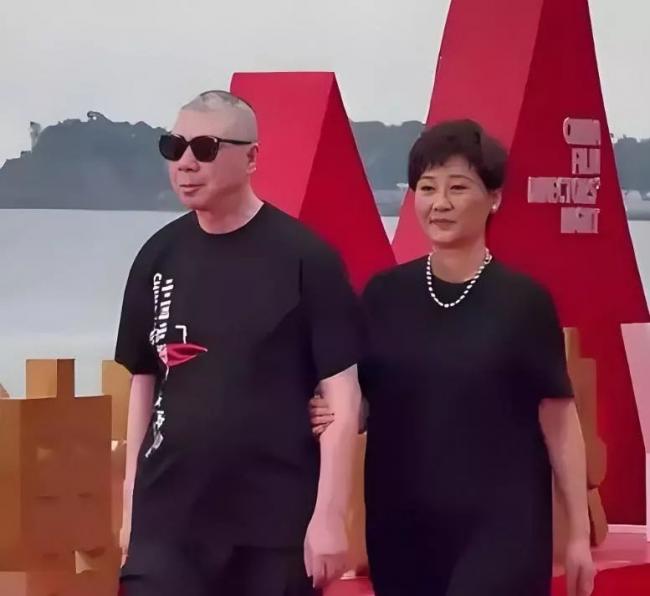 冯小刚离婚后两个月 生活状态如预期般平静揭晓 冯小刚离婚后两个月 生活状态如预期般平静揭晓