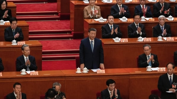 四中召开前几个小时  新华社午夜长文藏玄机