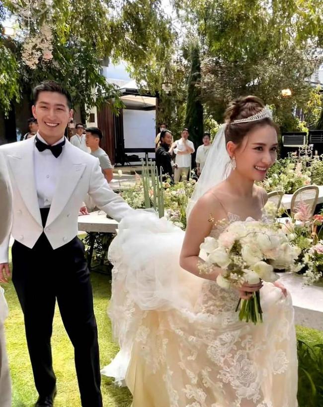 最新: 窦骁发文辟谣婚变, 何超莲火速回应! 最新: 窦骁发文辟谣婚变, 何超莲火速回应!