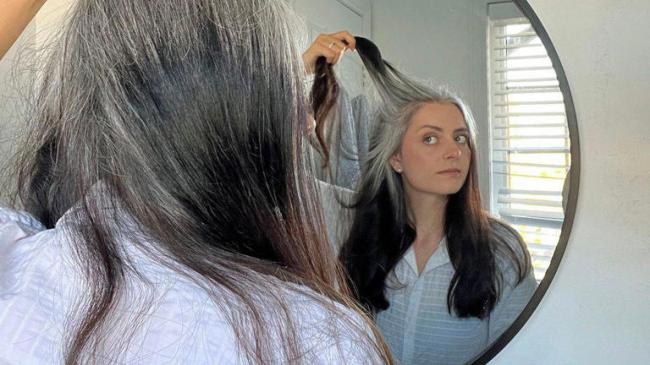 我为什么在14岁就长白发了 还有办法逆转吗? 我为什么在14岁就长白发了 还有办法逆转吗?