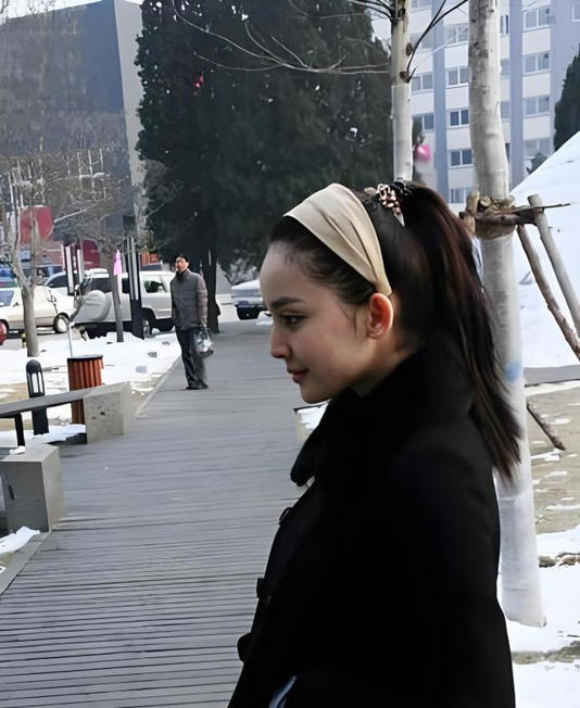 原来她的美都是网上吹出来的 原来她的美都是网上吹出来的
