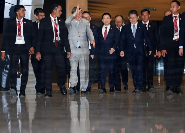 美中吉隆坡会谈首轮释放积极信号 李成钢出席 美中吉隆坡会谈首轮释放积极信号 李成钢出席