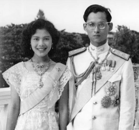 泰王太后逝世享年93岁 玛哈的后宫恐更加混乱 泰王太后逝世享年93岁 玛哈的后宫恐更加混乱