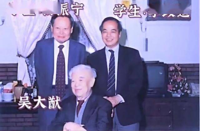 2006年李政道公开驳斥杨振宁,杨父道歉成绝唱 2006年李政道公开驳斥杨振宁,杨父道歉成绝唱