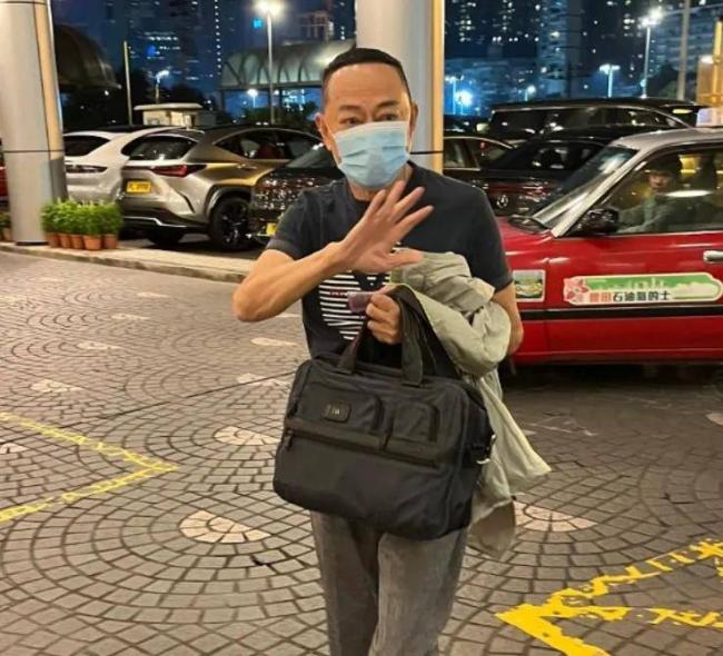香港老戏骨许绍雄病危 大半港圈明星探视