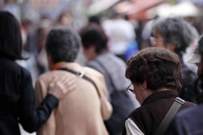 超强阿嬷101岁不退休!每周工作6天藏惊人原因 超强阿嬷101岁不退休!每周工作6天藏惊人原因