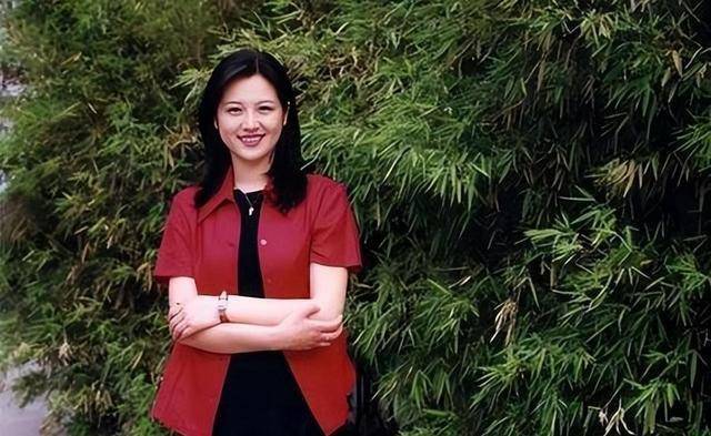 她是朱军的搭档,消失许久,其实早已离世 她是朱军的搭档,消失许久,其实早已离世