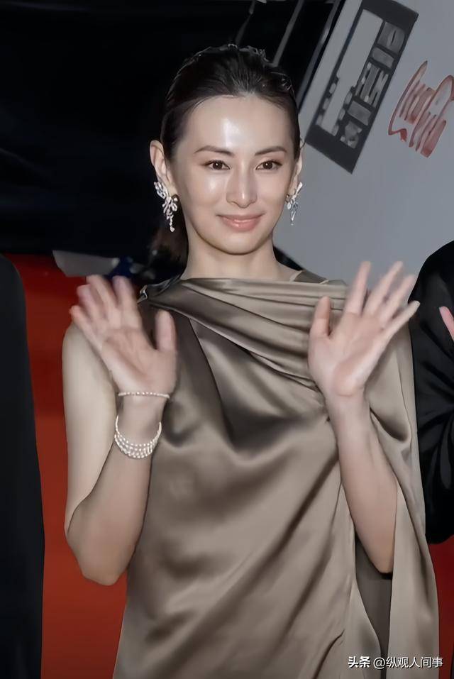 东京电影节,范冰冰秒杀全场,生图白又嫩 东京电影节,范冰冰秒杀全场,生图白又嫩