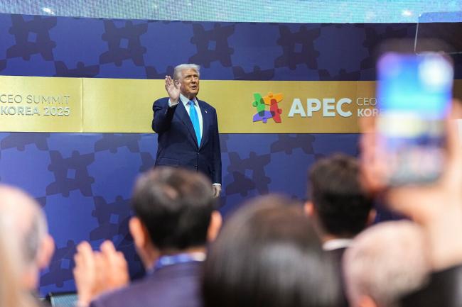 川习会前,中国高官讨好川普.... 川习会前,中国高官讨好川普....