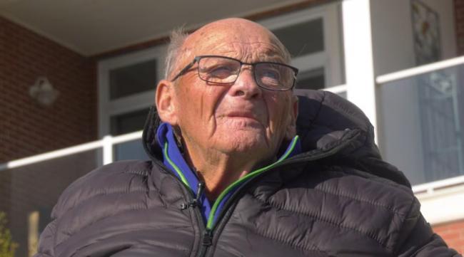 加国76岁老人睡车里两个月叹:什么都太贵了 加国76岁老人睡车里两个月叹:什么都太贵了