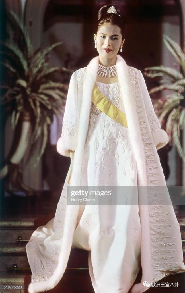70年泰国王后,打下冠绝亚洲碾压欧洲的珠宝江山 70年泰国王后,打下冠绝亚洲碾压欧洲的珠宝江山