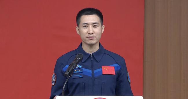 中国70后80后90后一起飞天 中国70后80后90后一起飞天