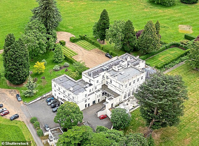 英王剥夺安德鲁皇室头衔 曝威廉凯特是“推手” 英王剥夺安德鲁皇室头衔 曝威廉凯特是“推手”