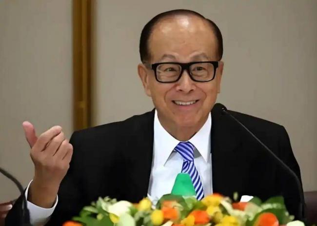 向太评许家印:打牌用麻袋装现金,早晚会破产 向太评许家印:打牌用麻袋装现金,早晚会破产