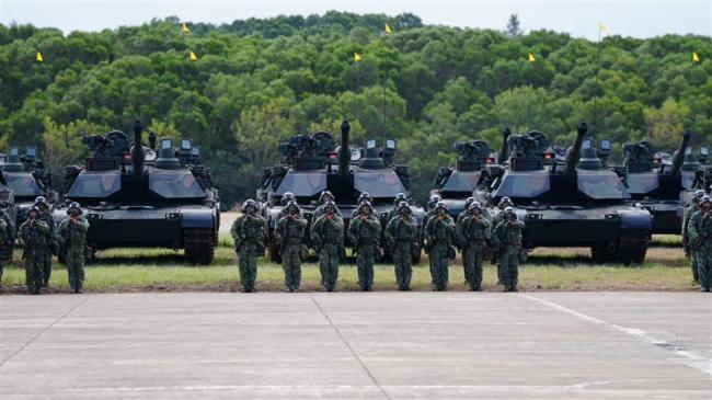 “地表最强战车”成军  臂章绣Taiwan ARMY “地表最强战车”成军  臂章绣Taiwan ARMY