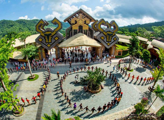 国企偷砍农民的树   引发冲突  警察开枪 国企偷砍农民的树   引发冲突  警察开枪