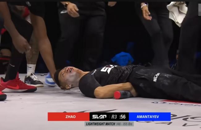 中国功夫大师参加国际“打耳光” 比赛   结果是 中国功夫大师参加国际“打耳光” 比赛   结果是