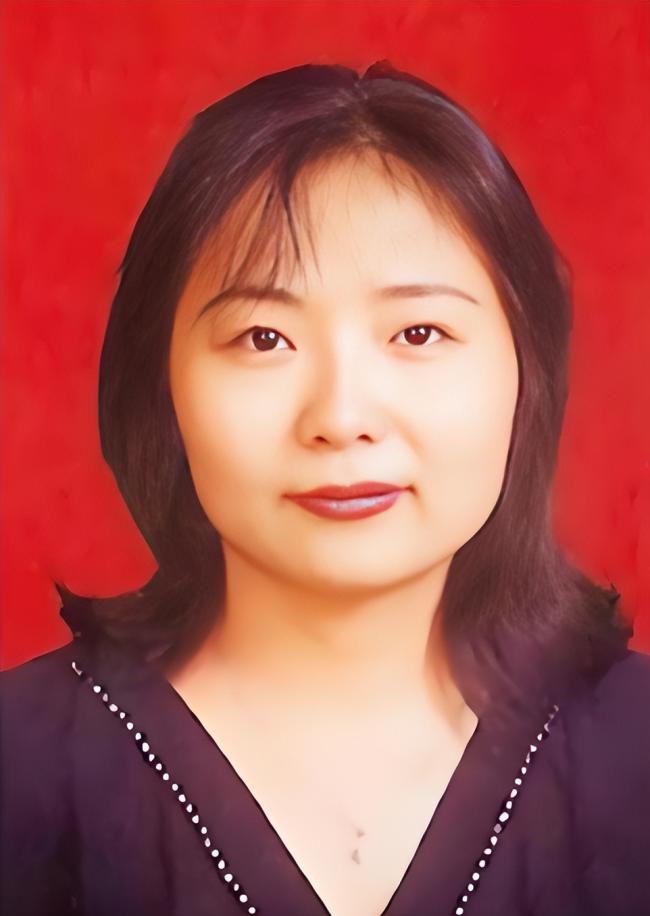 农村女孩 逆袭成中国隐形“地产女首富” 农村女孩 逆袭成中国隐形“地产女首富”