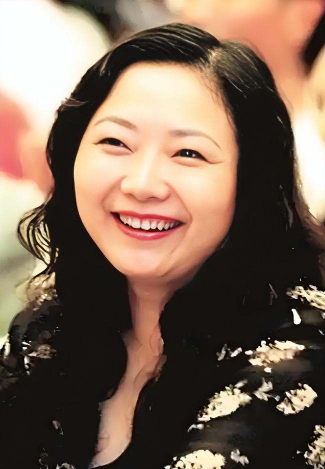 农村女孩 逆袭成中国隐形“地产女首富” 农村女孩 逆袭成中国隐形“地产女首富”