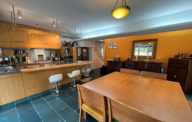 “史上最残忍血案”凶宅出售 标价这个数 内景曝光 “史上最残忍血案”凶宅出售 标价这个数 内景曝光