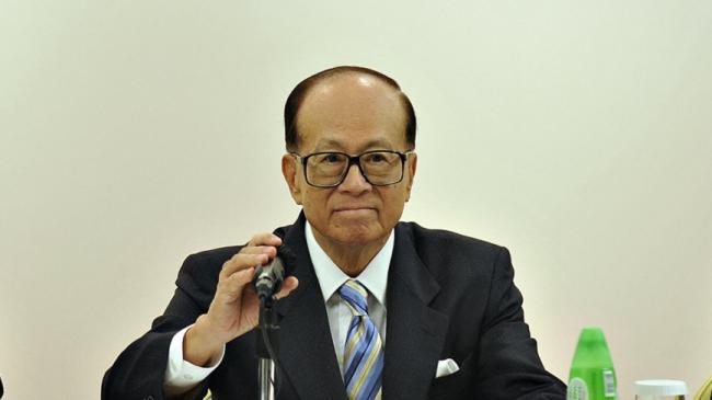 中国男赴港求见李嘉诚 被拒后失理智.... 中国男赴港求见李嘉诚 被拒后失理智....