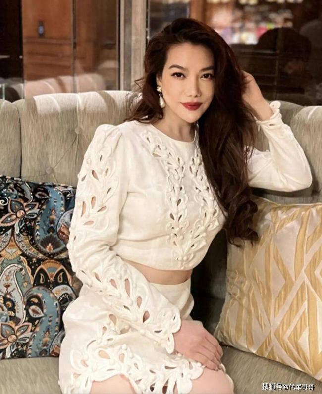 女星挪用数千两黄金被捕!颜值超高,屡获大奖 女星挪用数千两黄金被捕!颜值超高,屡获大奖