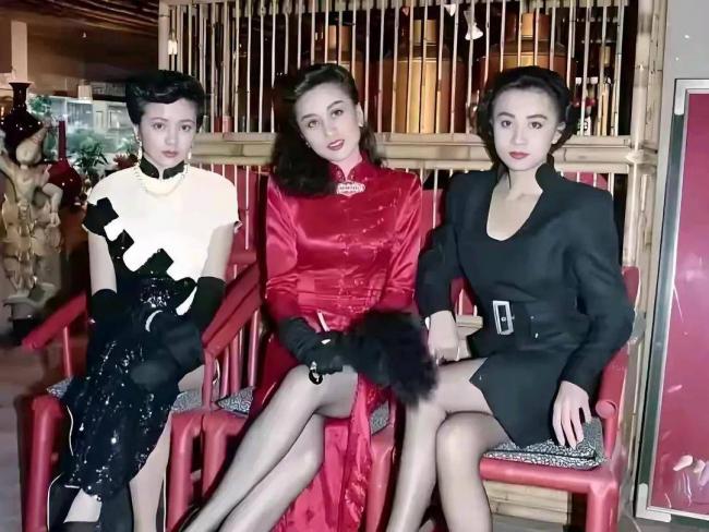 看到利智和林青霞合影 才懂为啥说利智50年一遇 看到利智和林青霞合影 才懂为啥说利智50年一遇