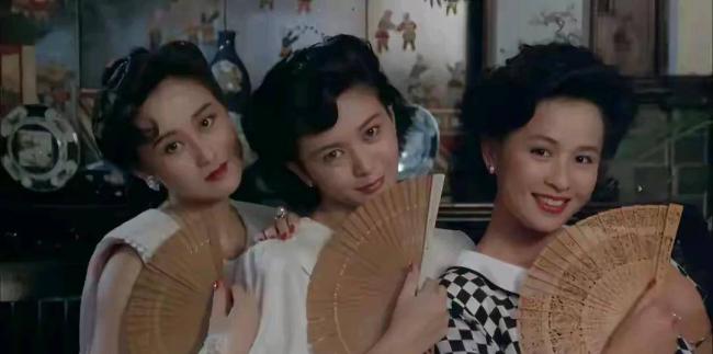 看到利智和林青霞合影 才懂为啥说利智50年一遇 看到利智和林青霞合影 才懂为啥说利智50年一遇