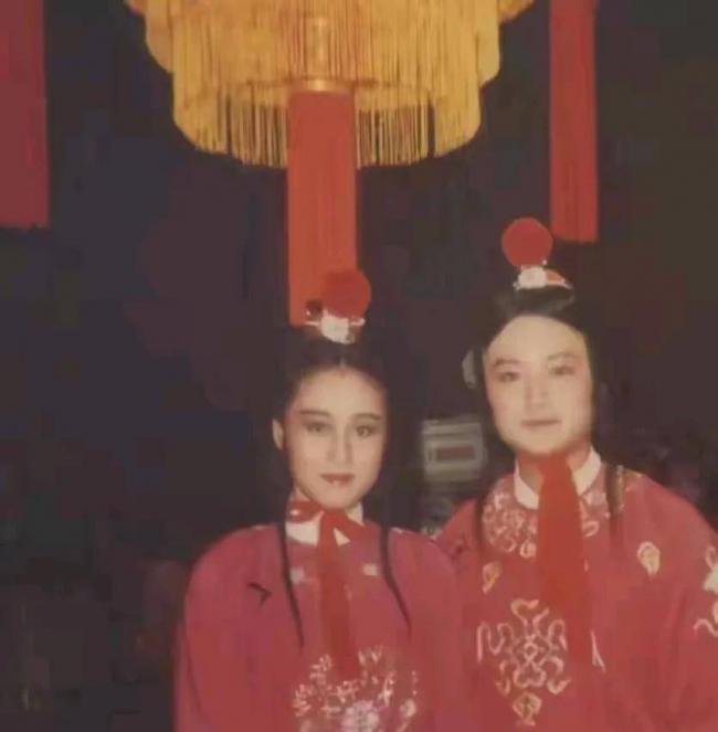 看到利智和林青霞合影 才懂为啥说利智50年一遇 看到利智和林青霞合影 才懂为啥说利智50年一遇