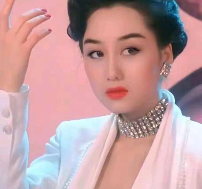 看到利智和林青霞合影 才懂为啥说利智50年一遇 看到利智和林青霞合影 才懂为啥说利智50年一遇