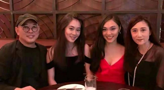 看到利智和林青霞合影 才懂为啥说利智50年一遇 看到利智和林青霞合影 才懂为啥说利智50年一遇